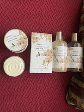 Lovery Honey & Almond Scent Bath and Body Spa Set for Women New in packaging