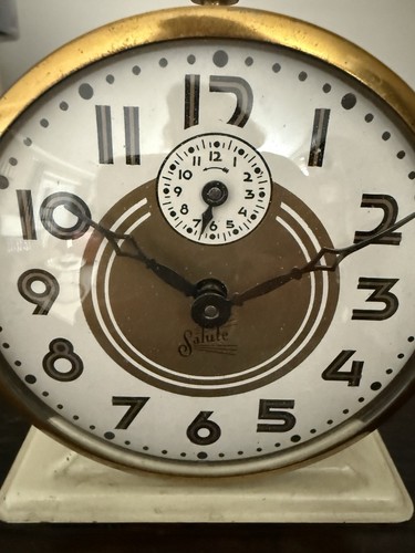 Ingraham Vintage Salute Alarm Clock Beige Metal Frame For Parts Or Repair - Picture 2 of 5