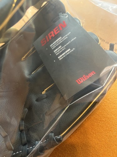 NWT Wilson A500 Siren Fastpitch Softball Glove RHT - Picture 3 of 5