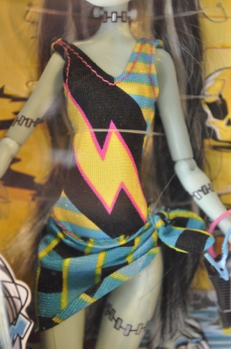 Monster High Gloom Beach Frankie Stein Modepuppe - T7988 - 2015 - letzte Veröffentlichung - neu in Verpackung - Bild 9 von 24