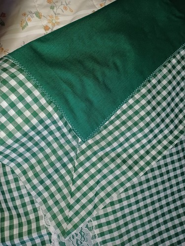 Tovaglia ricamata pizzo verde stile picnic 55" mq +6 tovaglioli su misura - Foto 5 di 9