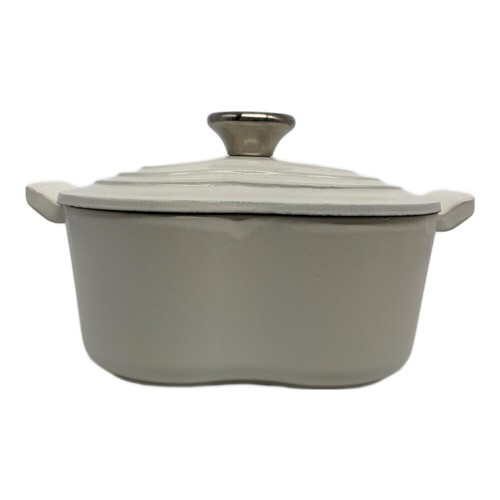 LE CREUSET Heart Shaped Chiffon White Cast Iron Cocotte Casserole Pot 19cm - Picture 4 of 9