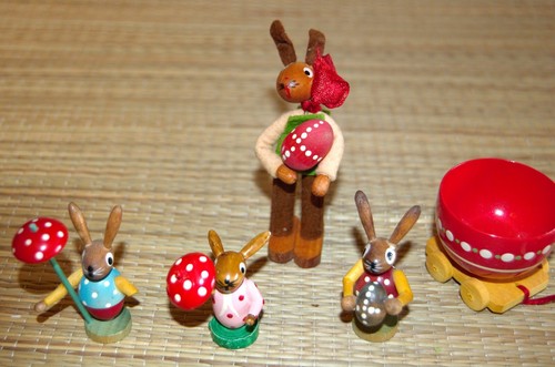 Vintage STEINBACH Easter Bunny Figures Set Wooden Germany #28 - Picture 3 of 3