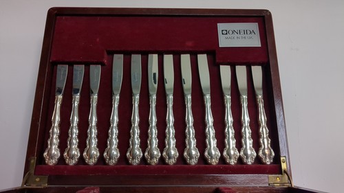 Oneida Community Plate Set of 6 Canteen of Cutlery - Picture 3 of 8