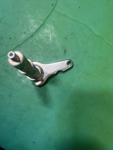 Eje de pedal de freno Kawasaki H1 KH 500 43004-011 Tripletuff - Imagen 2 de 13