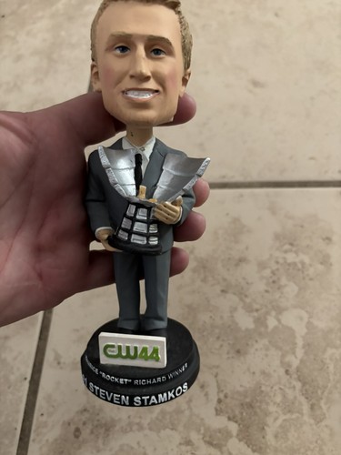 Steven Stamkos #91 Bobblehead Maurice "Rocket" Richard Winner Trophy Bobblehead - Picture 2 of 6