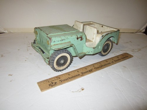 Vintage TONKA Toy Pressed Steel Toy light blue jeep truck