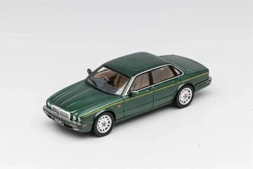 GCD 1:64 Jaguar XJR (X300) RHD Diecast Model Car - Picture 21 of 24