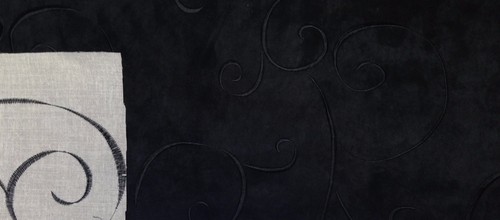 TELA MULTIUSOS GAMUZA BORDADA FLORAL NEGRA U TREND - Imagen 5 de 5
