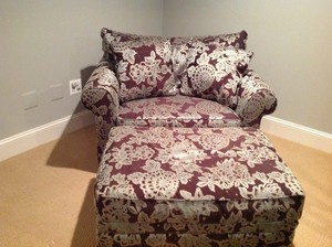Pre Owned Escapade Comfortable Chair And A Matching Ottoman Ebay