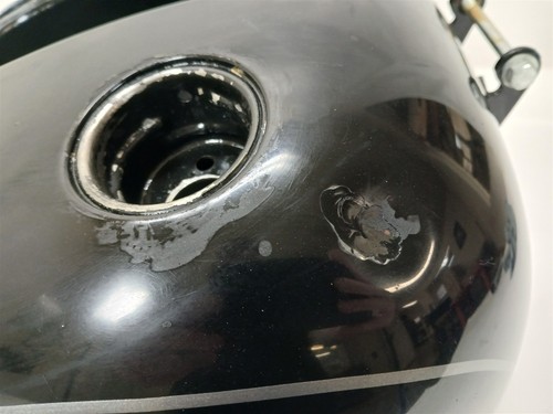 Harley-Davidson 2009 Dyna FXDC Fuel Gas Tank Vivid Black /w Stripe 61053-07BJM - Picture 5 of 18