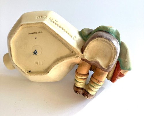 Vintage Hummel c1960 #114 Goebel Boy with Accordion "Let's Sing" Ashtray - Picture 2 of 3