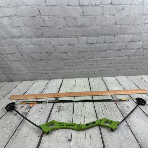 Bear Apprentice Youth Bow 6-13.5lb RH 2 Arrows & Rest Flo Green Ages 4-7 New 27" - Picture 5 of 6
