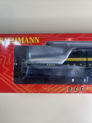 Bachmann Ho 65303, GG-1 Electric Locomotive, PRR 4935, DCC sound fg - Picture 2 of 6