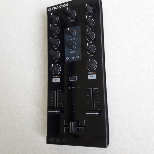 traktor kontrol z1 als funktionierender Ersatzteilspender - Bild 2 von 4