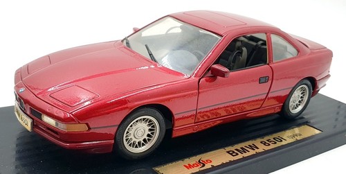 Maisto 1/18 Scale Diecast 31805 - BMW 850i 1990 - Red - Picture 1 of 5