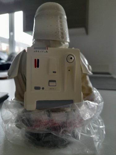 Gentle Giant Snowtrooper Mini Bust Battle Damaged. - Picture 4 of 11