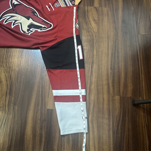 Phoenix Arizona Coyotes NHL Shane Doan Captains Jersey Men’s Size Large Reebok - Picture 16 of 17