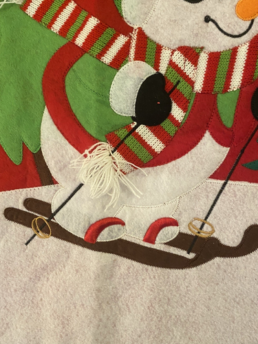 Schneemann Skifahrer & Baum Weihnachtsbaum Rock 36 cm Durchmesser, rot mit grünem Rand - Bild 4 von 7