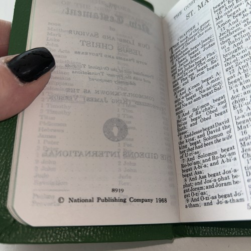 Nuovo Testamento Salmi Proverbi Gedeoni Internazionale KJV 1968 Tascabile Bibbia Verde - Foto 8 di 9