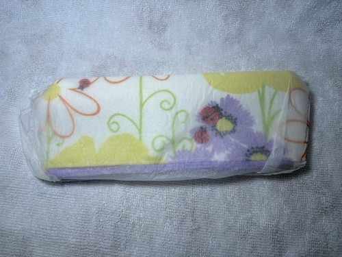 CLINIQUE Make Up Zipped BagYellow White Purple Floral. Set Of Two. Never Used. - Picture 10 of 12