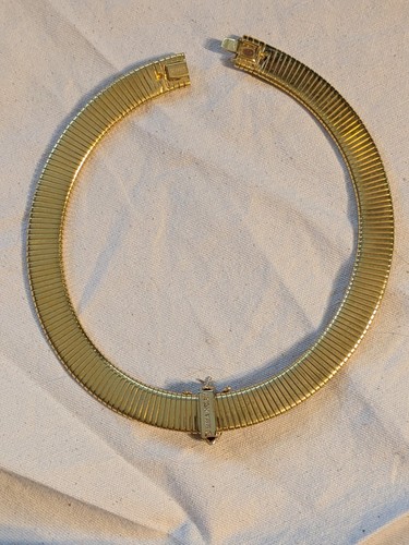 MMA Sliding Bee Pendant Necklace Russian Collection Gold Tone Snake Chain Insect - Picture 6 of 6