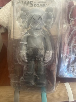 KAWS COMPANION フィギュア グレー 約30cm kaws フィギュア（色：グレー系）のおすすめ人気商品一覧 通販