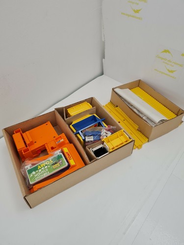 Tomy Train Freight Station and Depot accessory set 1323 - Picture 4 of 7