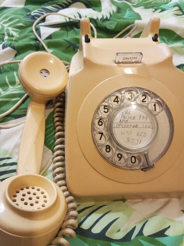 Vintage GPO 746F CREAM PHONE TELEPHONE 1970S RETRO TELECOM PROP - Picture 2 of 6