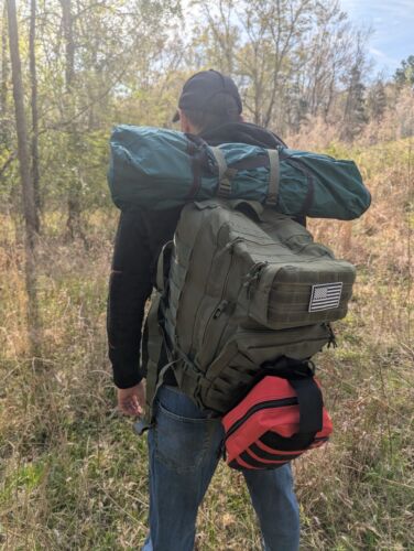 Emergency Survival Kit: sleep and shelter Tent, communications, sustenance! - Picture 10 of 11