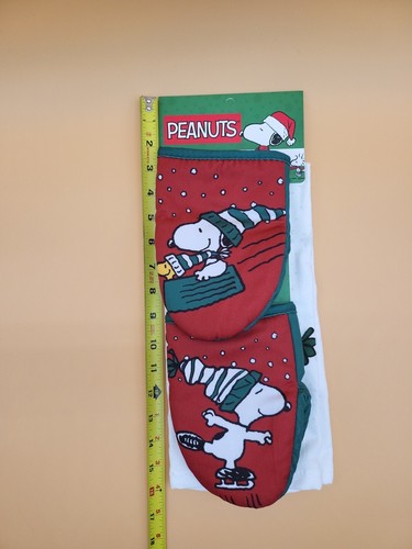 Peanuts New With Tags 2021 Best Brands Snoopy Christmas 3 Piece Kitchen Set - Picture 12 of 12