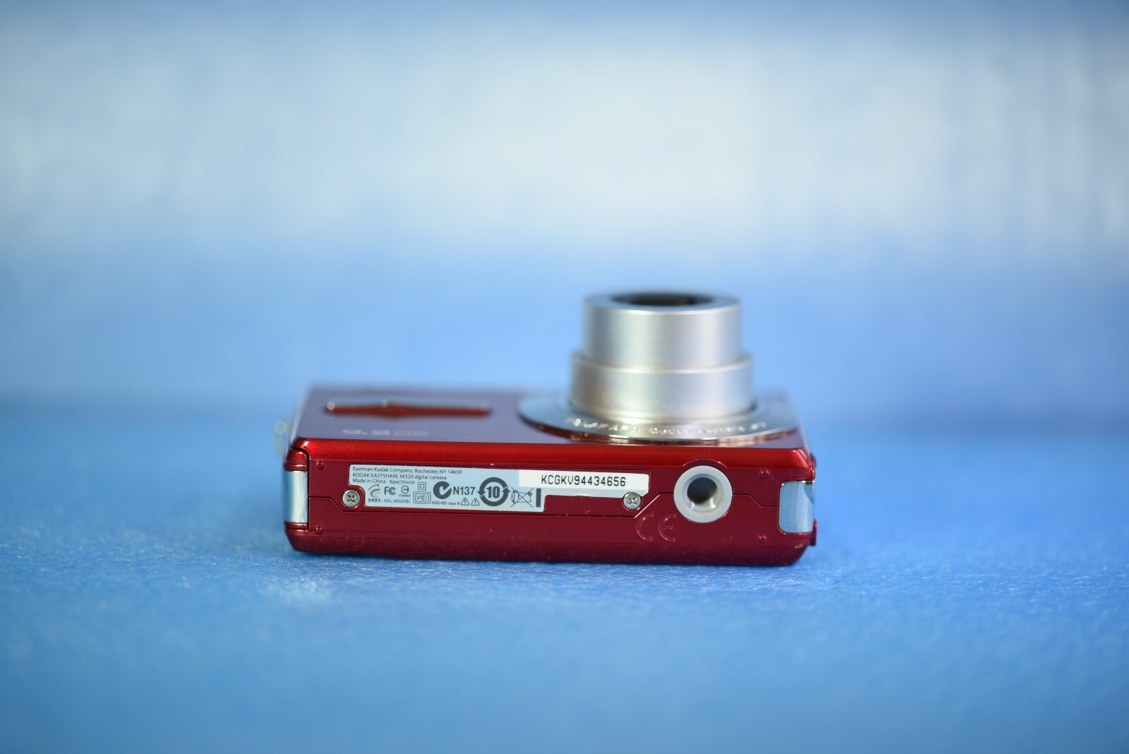 Kodak EasyShare M320 9.2MP Digital Camera Red Collectable Vintage
