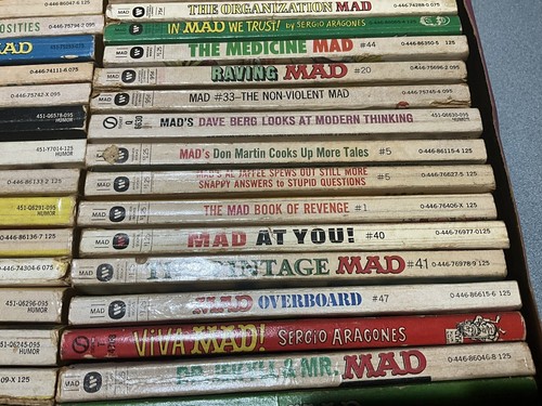 LOT OF 40 MAD paperback books - vintage 1960’s 70’s Some First Printings - Picture 5 of 13