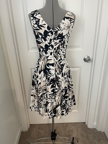 White House Black Market Size 0 Colorful Sleeveless Empire Waist Pleated Dress - Picture 4 of 6