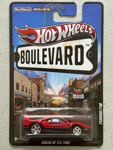 2011 Hot Wheels Boulevard FERRARI F40 en avance sur son temps vrais coureurs - Photo 1 sur 3