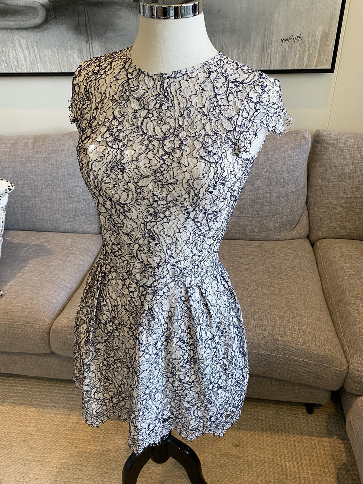 Picture 2 of 6