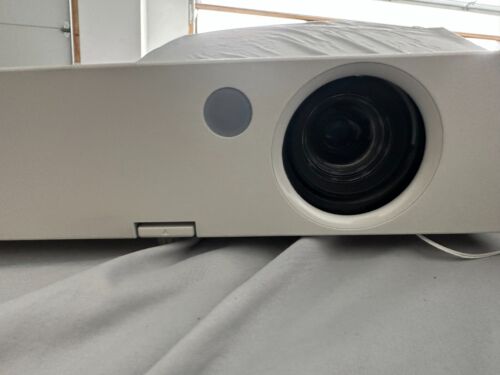 Panasonic PT-LB3U 3,200 Lumens 1024x768 w/Case/Remote/Manual/Cables - Low Use - Picture 3 of 8