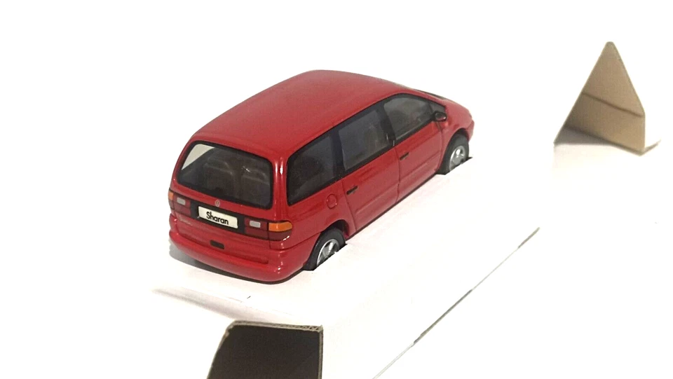 VOLKSWAGEN  SHARAN  1  1995-2000  ROUGE  -  HERPA -  1/43 - Photo 3/4