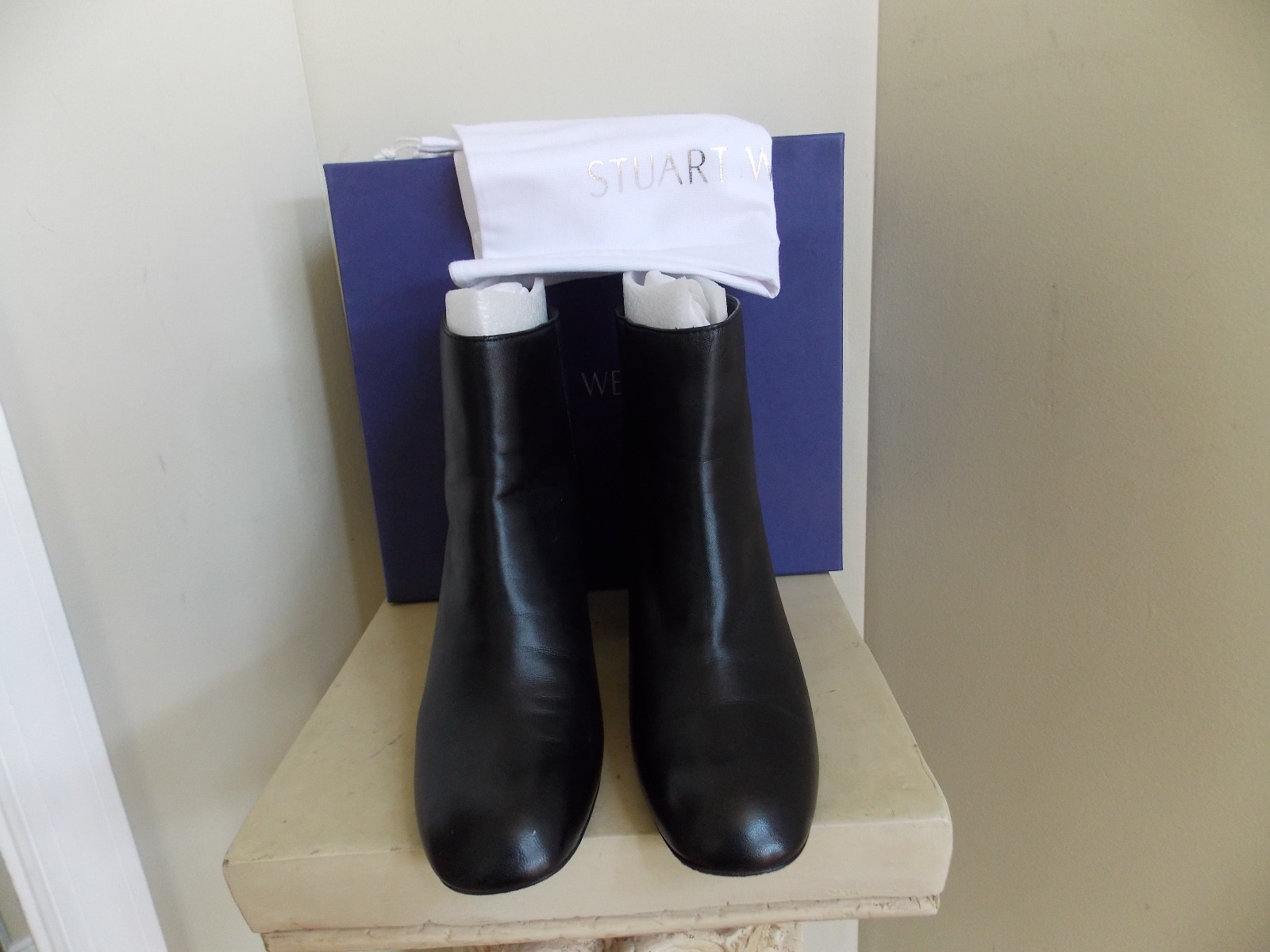 Women's Black STUART WEITZMAN Bacari Ankle Booties Size 10M Women's Black STUART WEITZMAN Bacari Ankle Booties Size 10M