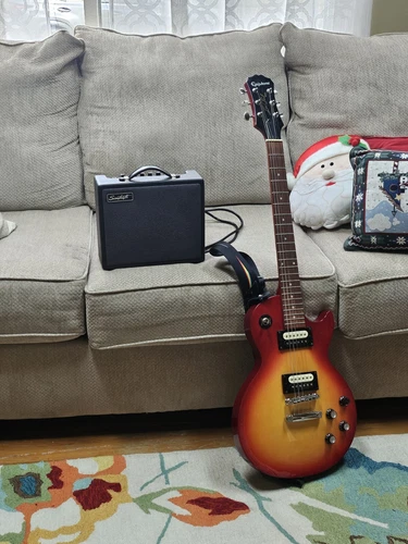 Epiphone Les Paul W/ Pink Floyd Strap + 25Watt Combo Amplifier