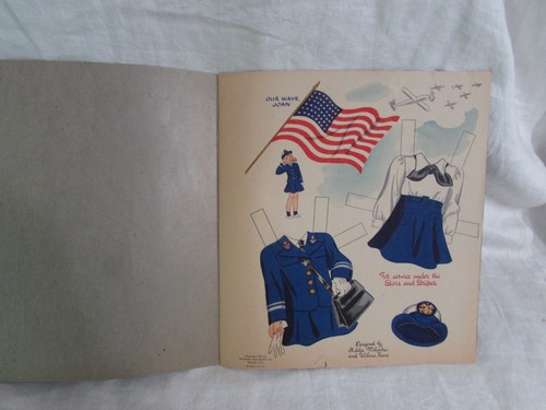 1943vtg BAMBOLE DI CARTA WWII patriottico militare americano Our Wave Joan 2 bambole NON TAGLIATE - Foto 2 di 5