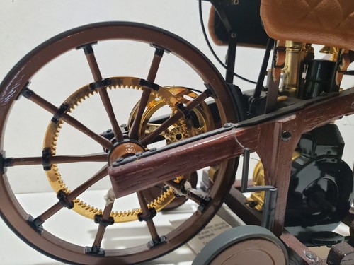 Franklin Mint 1885 Diamler Single Track Motor Vehicle 1:8 Diecast Motorcycle - Picture 8 of 11