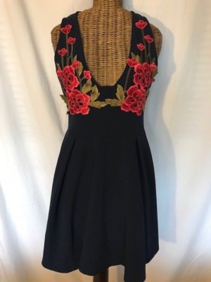 BOOHOO NIGHT - DARK BLUE FLORAL RED GREEN PLEATED SLEEVELESS DRESS - 4 |  eBay