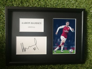 Aaron-Ramsey-Arsenal-GENUINE-HAND-SIGNED-AUTO-A4-PHOTO-MOUNT-COA