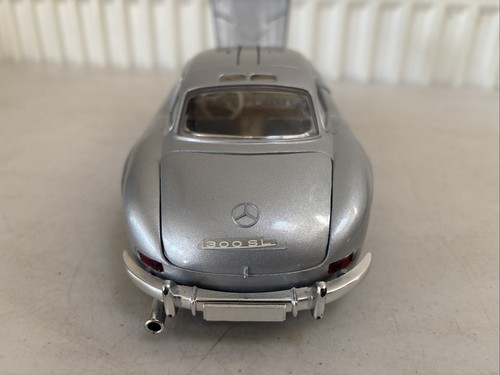 Burago Silver Mercedes-Benz 300 SL 1954 1/18, Made in Italy Used. - Picture 3 of 8