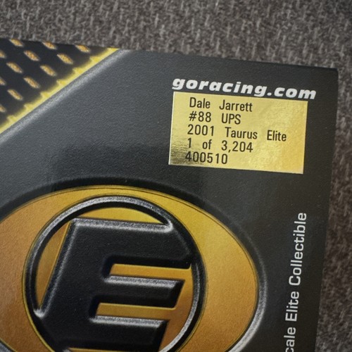 Dale Jarrett 2001 #88 UPS Action Elite 1/3204 - Picture 5 of 6