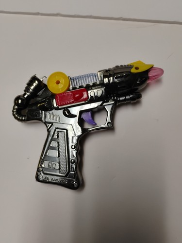 Light Up Toy Space Alien Blaster Gun. - READ. - Picture 2 of 3