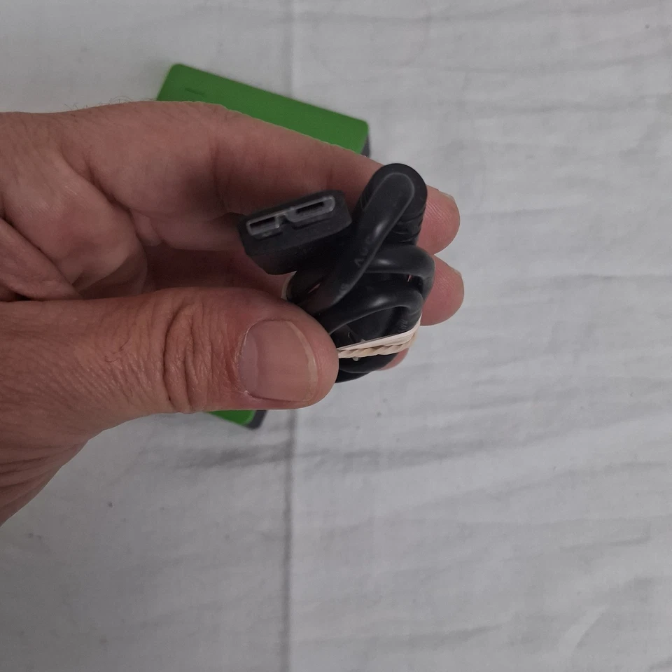 Seagate Portable 1TEAPP-500 4TB USB-B to USB-A SSD 1TEAPP-500 - TESTED WORKING - Image 4 of 4