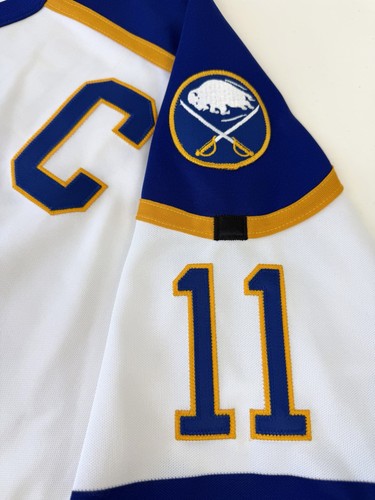 Seltenes 1984-85 Buffalo Sabres Gilbert Perreault Authentic CCM NHL Hockey Trikot 52 - Bild 6 von 9