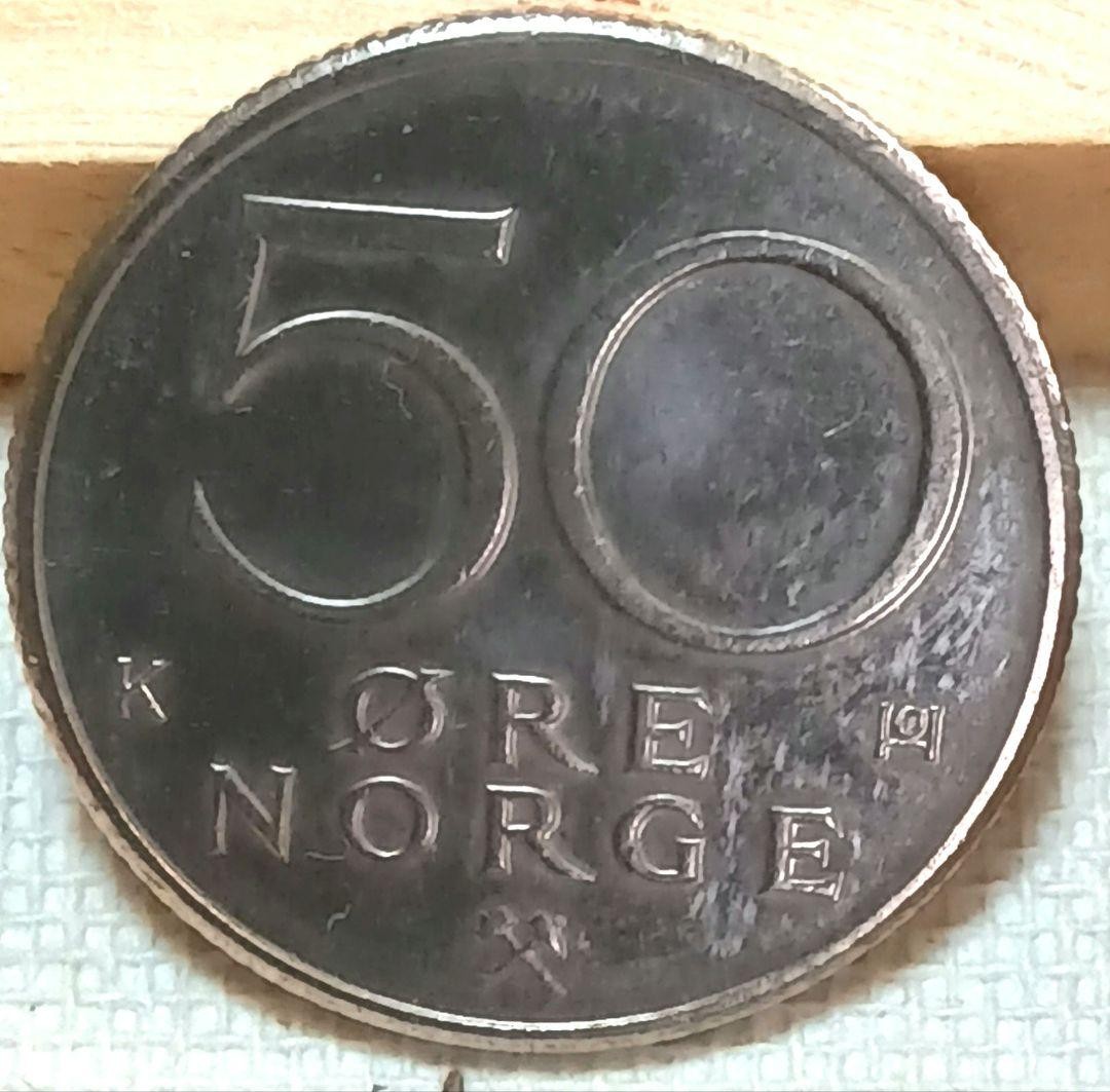 Picture 4 of 24